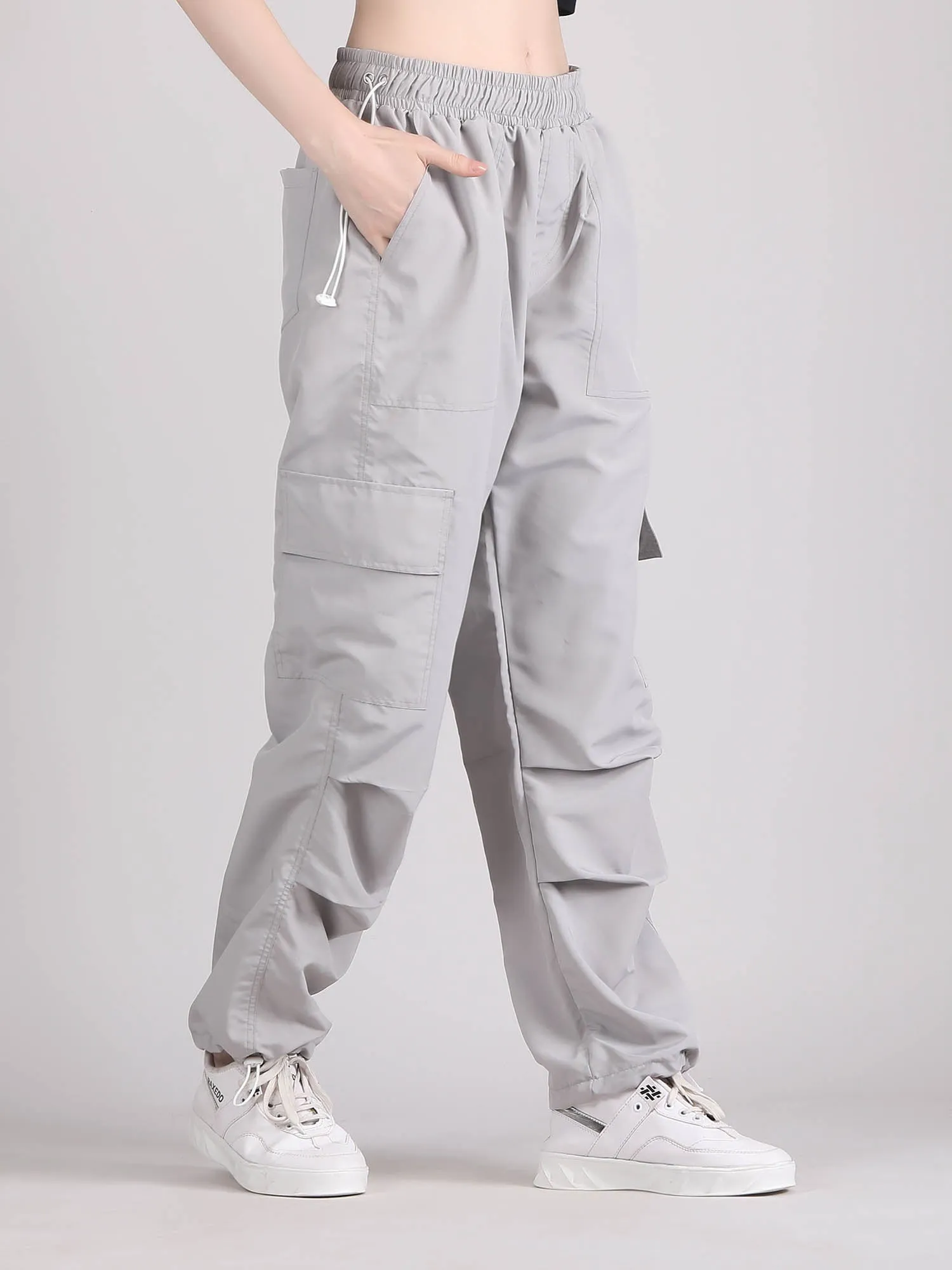 Baggy parachute cargo pants