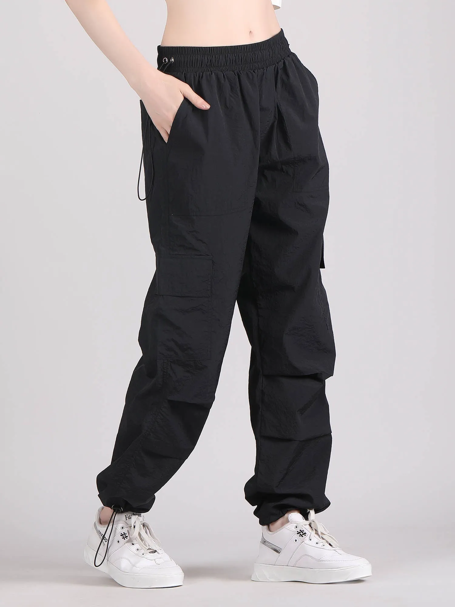 Baggy parachute cargo pants