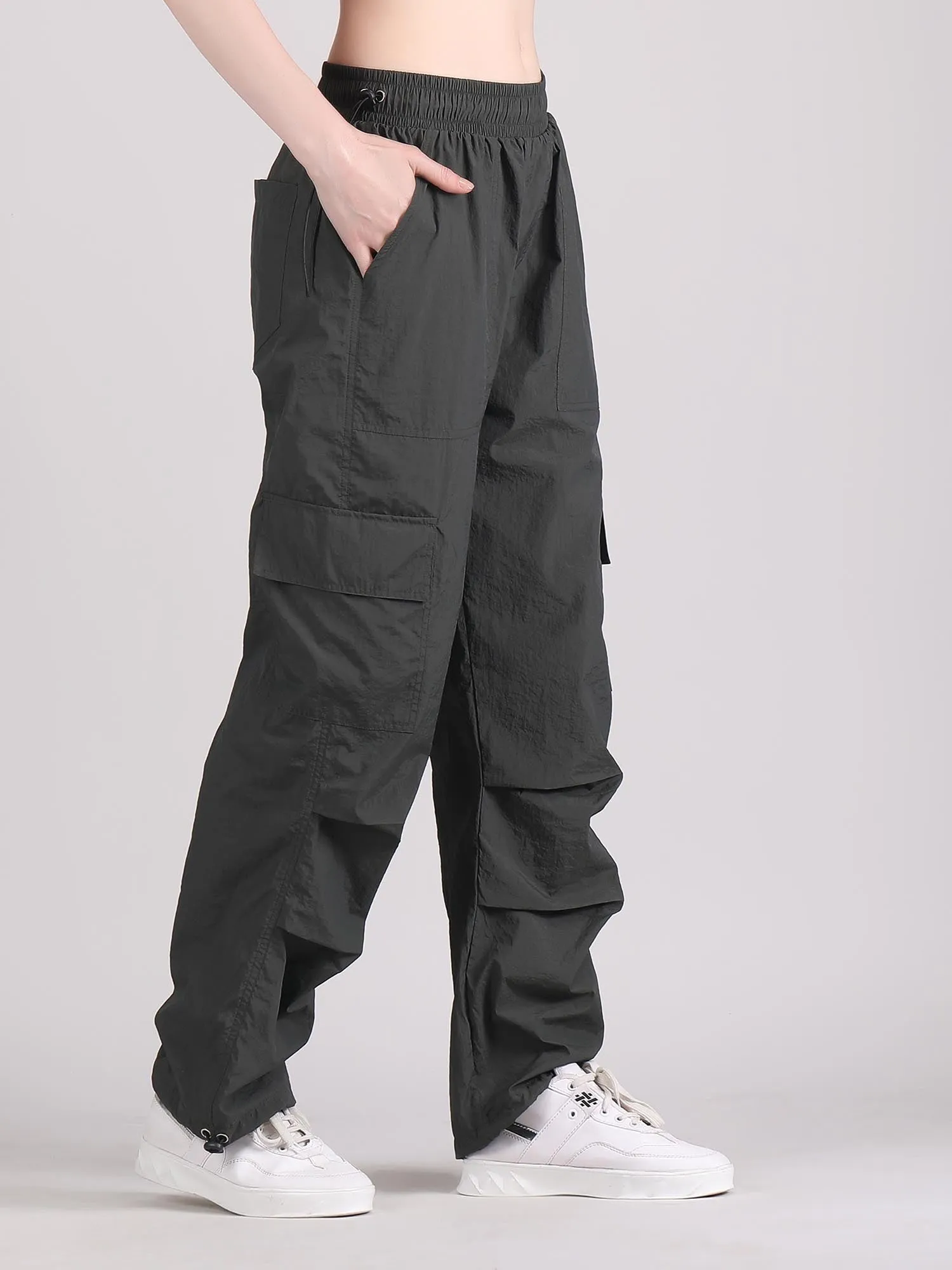 Baggy parachute cargo pants