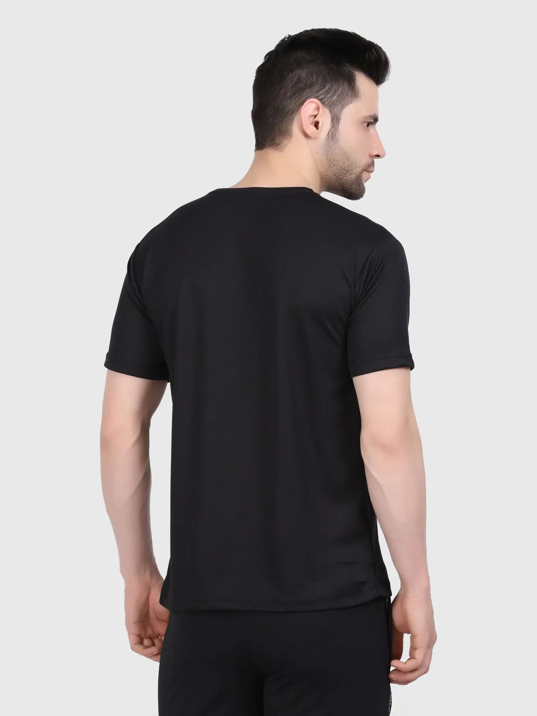 black and white t shirt mens