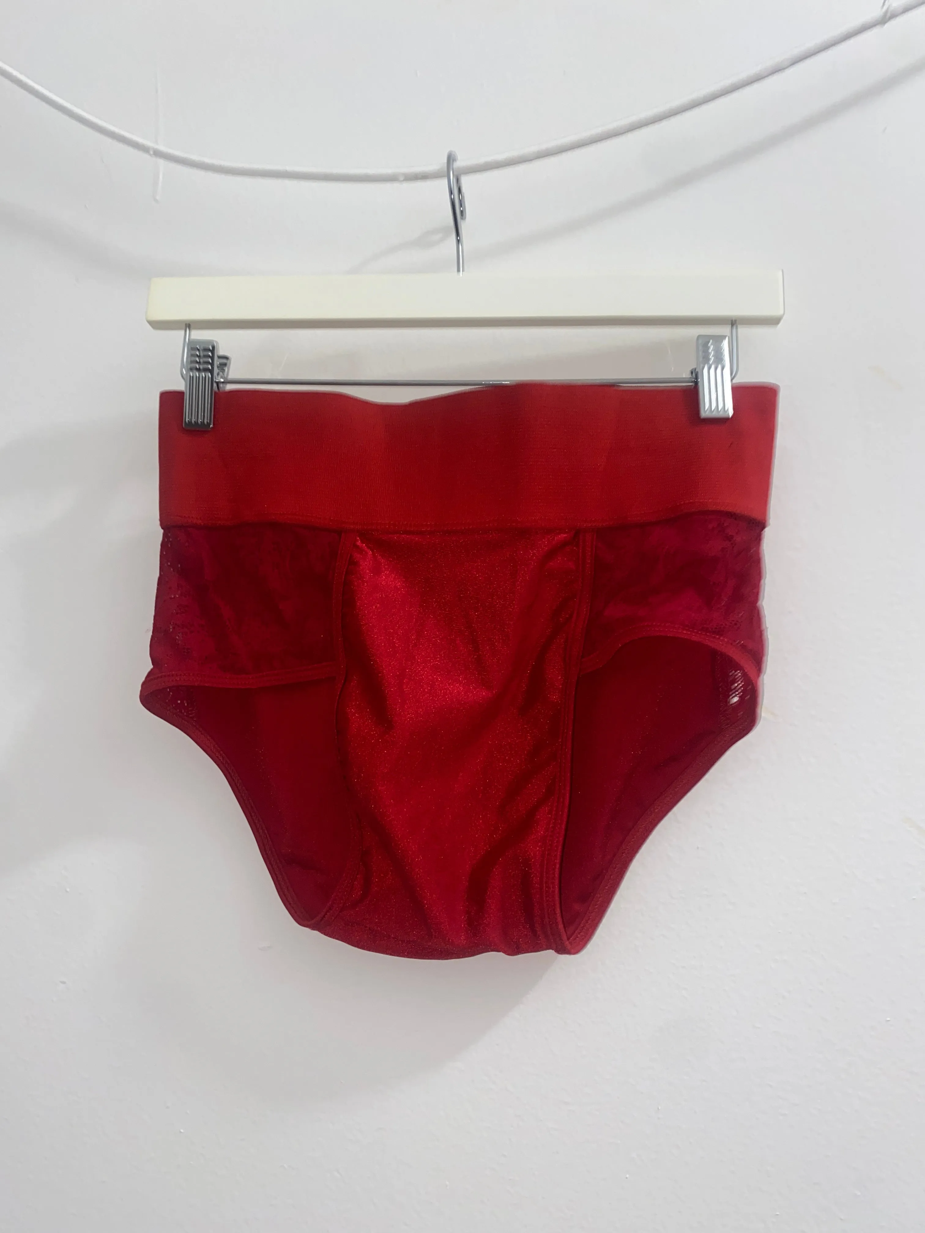 HIP BRIEF | RED | SAMPLE SALE